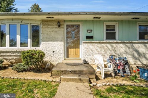 6730 Evelyn St, Harrisburg, PA 17111-4549