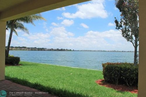 18062 41st St, Hollywood FL  33029-5036 exterior