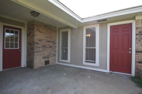 1609 Serenade Ln, Richardson TX  75081-4624 exterior