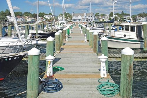 4 Northwest St, Stonington, CT 06378-1365