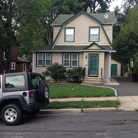 535 Kenwood Pl, Teaneck, NJ 07666-1652