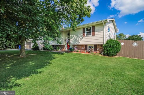 646 Evans Dr, Slaughter Beach, DE 19963-2404
