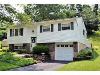 699 Winding Way, Cincinnati, OH 45245-2421