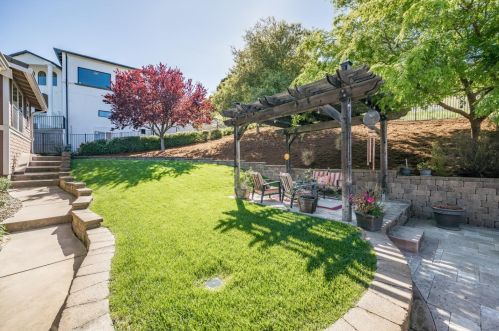 8765 Wild Iris Dr, Gilroy CA  95020-7935 exterior