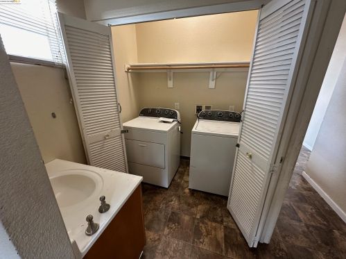 2031 26th St, Oakland, CA 94606-3423