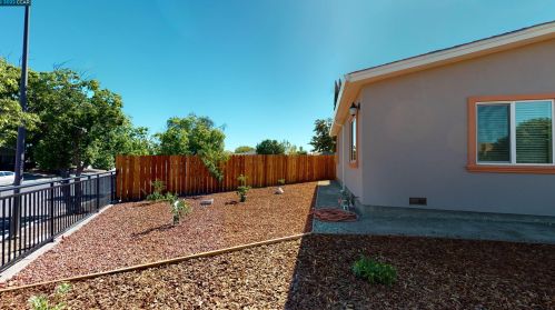 1242 Metten Ave, West Pittsburg CA  94565-6226 exterior
