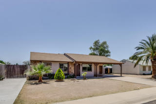 6809 Canterbury Dr, Peoria, AZ 85345-8710