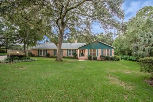 8310 Wilde Lake Rd, Pensacola, FL 32526-8719