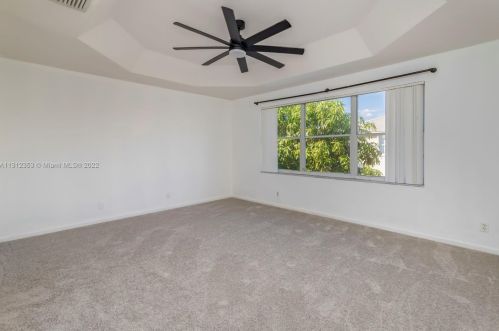 15033 21st St, Hollywood, FL 33027-4365