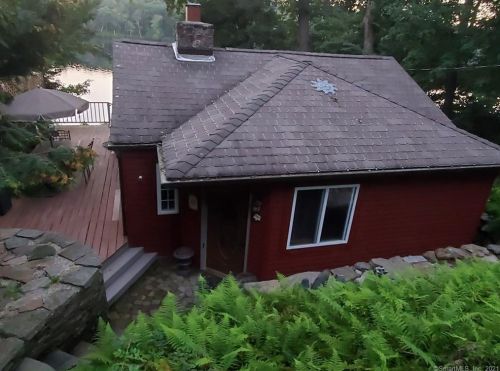 93 Lakeview Dr, Colchester CT  06415-2333 exterior