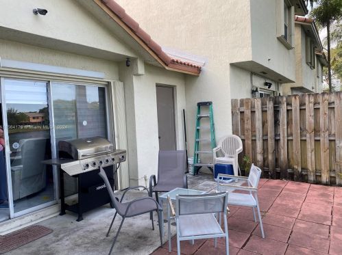 111 108th Ave, Hollywood, FL 33026-4067