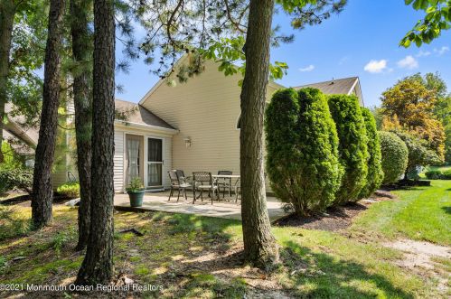 28 Winding River Rd, Lakewood NJ  08701-5733 exterior