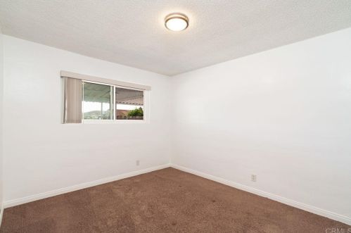 716 Grapevine Rd, Vista CA  92083-5527 exterior