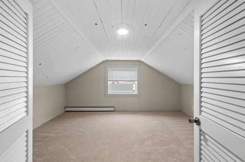 640 Mast Rd, Goffstown NH  03045 exterior