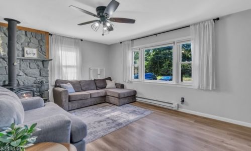 202 Voorhees Cor Rd, Flemington NJ  08822-3351 exterior