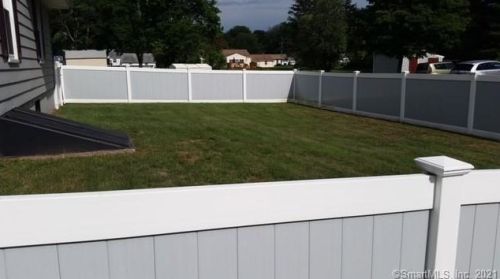 55 Pine River Rd, North Haven CT  06473-3312 exterior