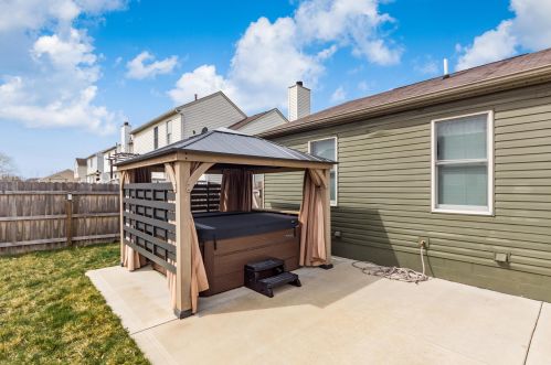 501 Poppy Ln, Marysville OH  43040-8109 exterior