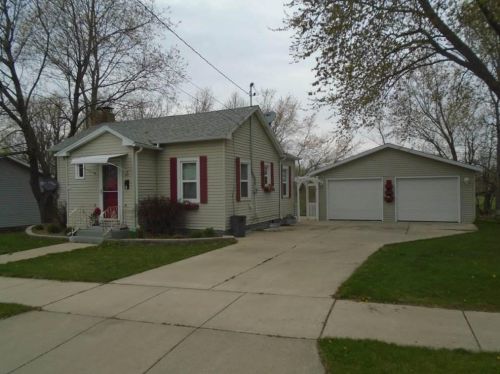 835 Martin St, Mauston, WI 53948-1019