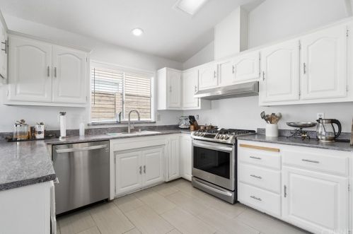 20049 Northcliff Dr, Santa Clarita CA  91351-5792 exterior