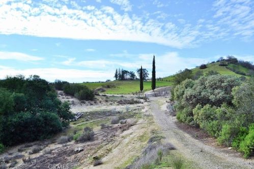 53292 Smith Rd, Lake Nacimiento CA  93426-9424 exterior