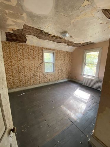 419 Maytide St, Pittsburgh PA  15227-1847 exterior