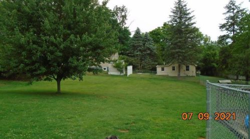 712 Dithridge St, Jeannette, PA 15644-1337