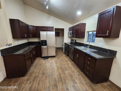 6115 Sandy Oasis Pl, Tucson, AZ 85742-8406