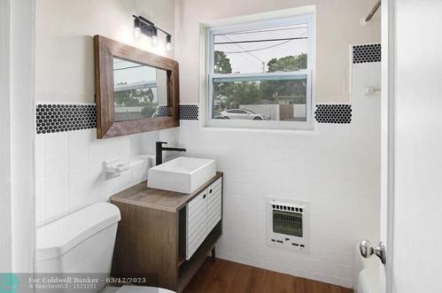 1602 17 Ave, Hollywood FL 33020-2814 exterior