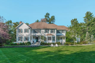 141 Brookside Rd, Tokeneke CT  06820-2802 exterior