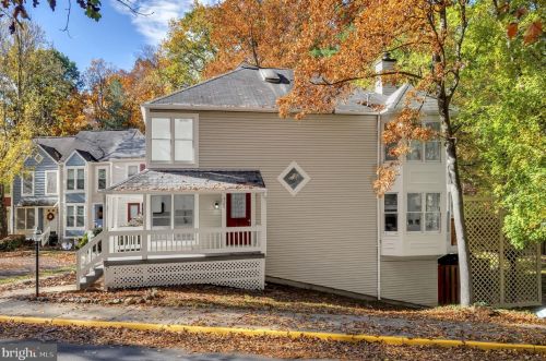 2180 Whisperwood Glen Ln, Herndon, VA 20191-4146