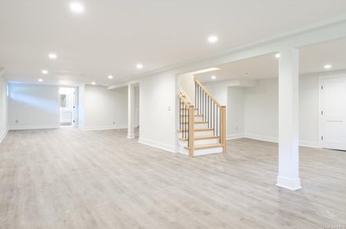 11 Manger Cir, New Rochelle NY  10803-2627 exterior