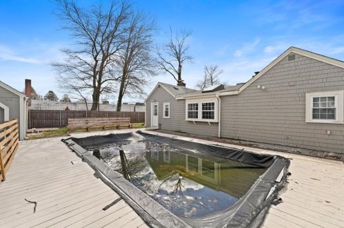 34 Homewood Ave, North Providence RI  02911-2907 exterior