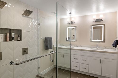 3136 Geronimo Ave, San Diego CA 92117-6244 exterior