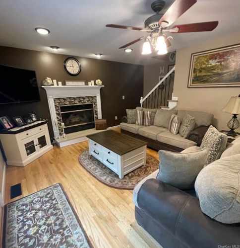 31 Sugarbush Ct, Mahopac, NY 10541-2048