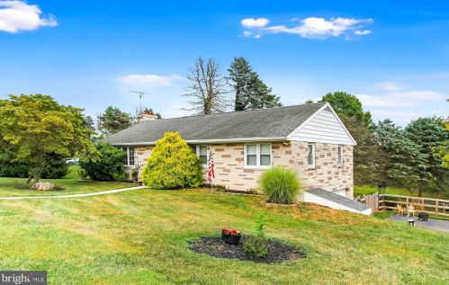 5 Monticello Ave, Spring Grove, PA 17362-8461