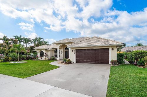 141 Kapok Cres, West Palm Beach, FL 33411-4746