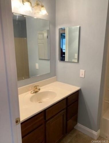 22 Hudson Cir, Marlborough NY  12542-6187 exterior