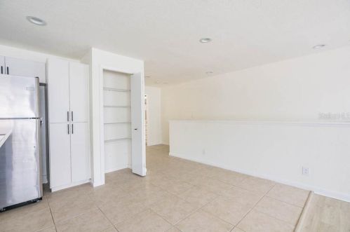 87 16th St, Saint Petersburg FL  33705-1600 exterior