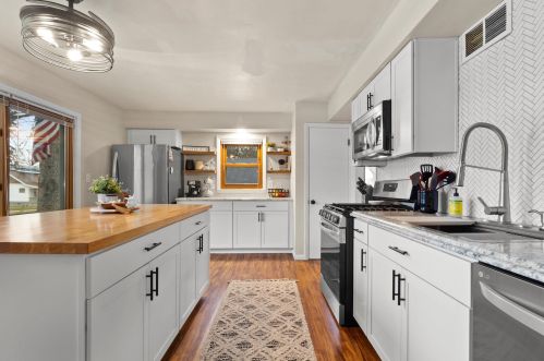 730 53rd St, Milwaukee WI  53208-3019 exterior