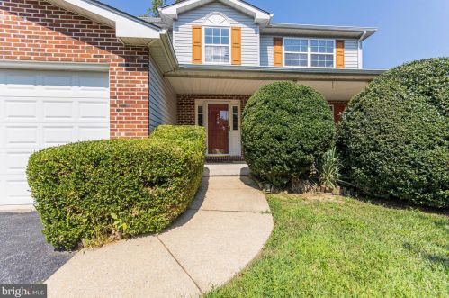 4010 Washington Dr, Boothwyn, PA 19061-2454