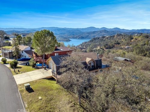 2355 Lakeview Dr, Lake Nacimiento CA  93426-9626 exterior