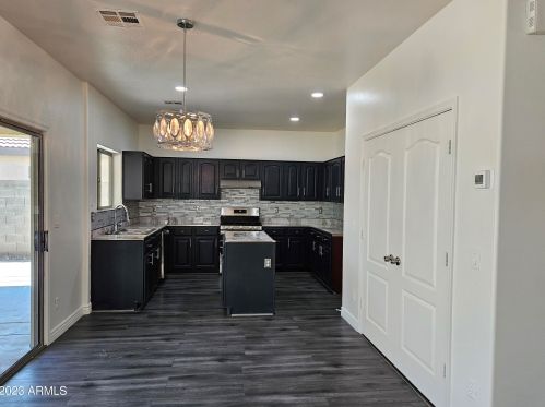 2005 83rd Dr, Tolleson, AZ 85353-8925