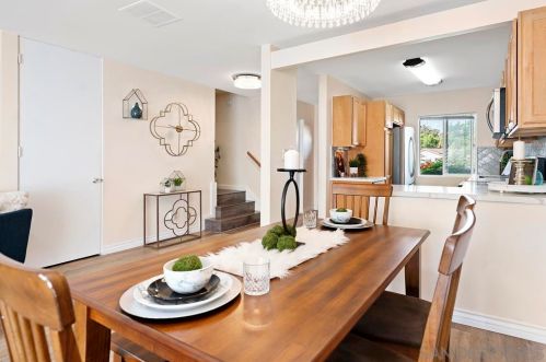 5705 Erlanger St, San Diego CA  92122-3801 exterior