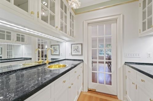 96 Undercliff Rd, Montclair NJ 07042-1718 exterior