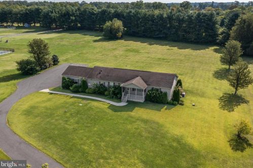 1356 Kings Hwy, Pilesgrove NJ 08098-2517 exterior