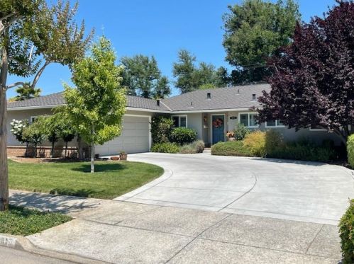 801 Eschenburg Dr, Gilroy, CA 95020-5612