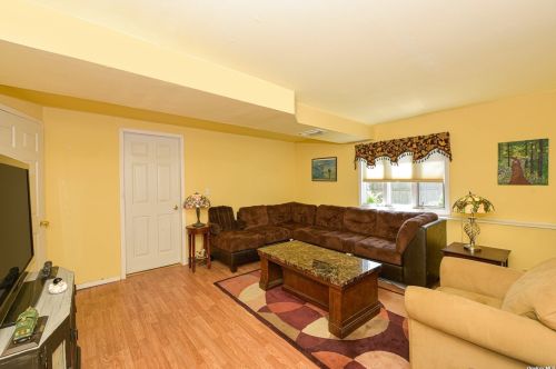 49 Tellar Dr, Islip Terrace NY  11752-2918 exterior