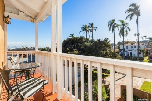 3336 Elliott St, San Diego CA 92106-1326 exterior