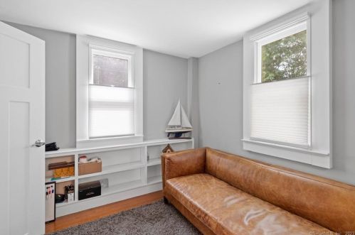 99 Book Hill Rd, Essex CT  06426-1322 exterior