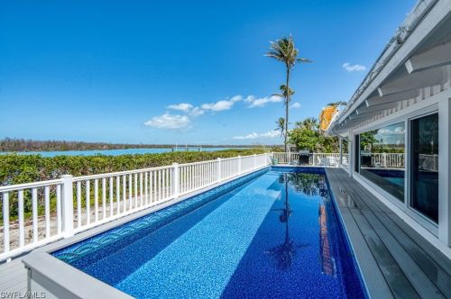 2629 Coconut Dr, Sanibel FL  33957-2005 exterior